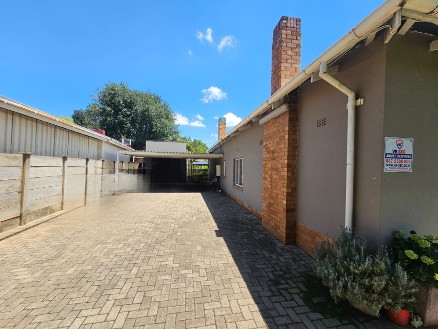3 Bedroom Property for Sale in Park West Free State